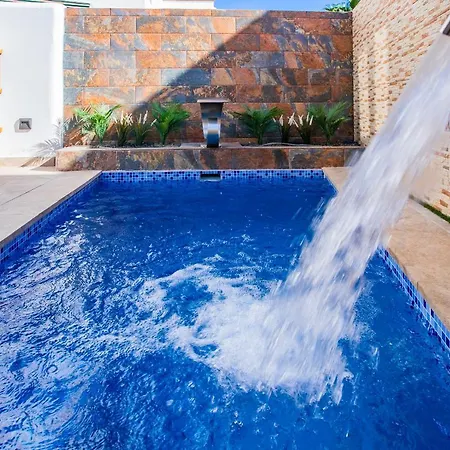Casa Evelyn Piscina Climatizada 펜션 플라야블랑카