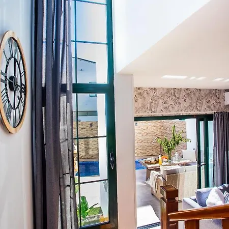 펜션 Casa Evelyn Piscina Climatizada